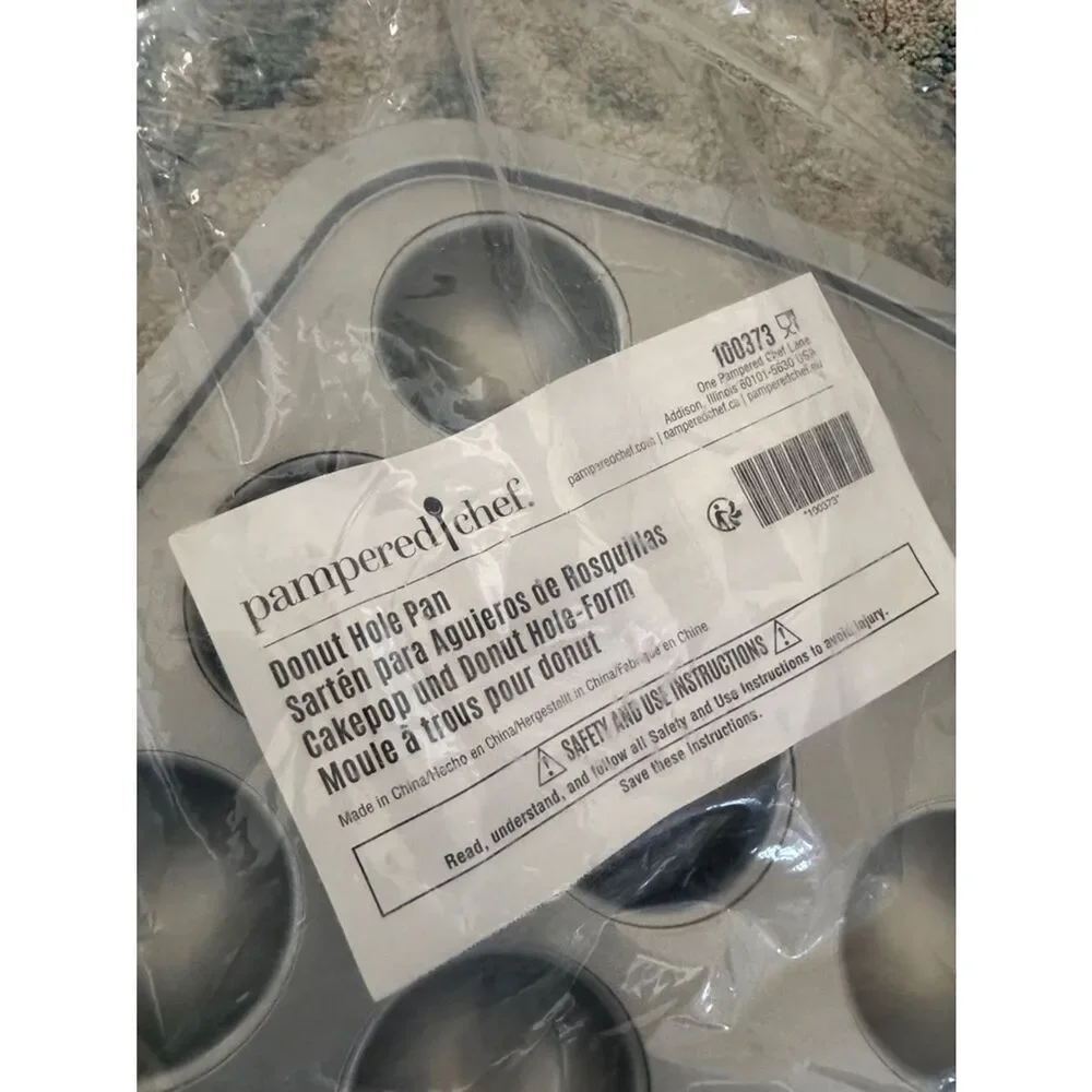 NEW! Pampered chef donut hole pan